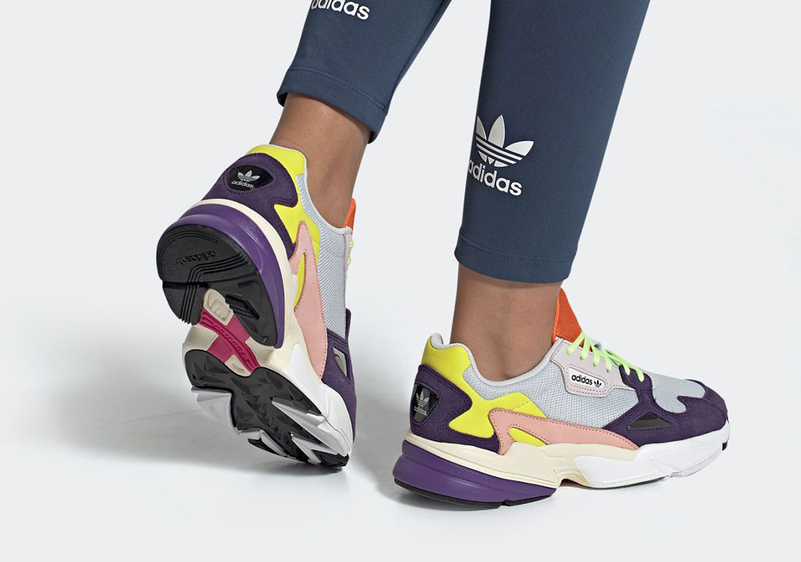 Falcon color block