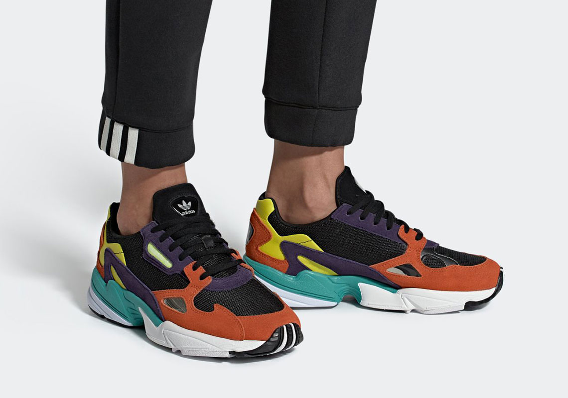 Falcon color block
